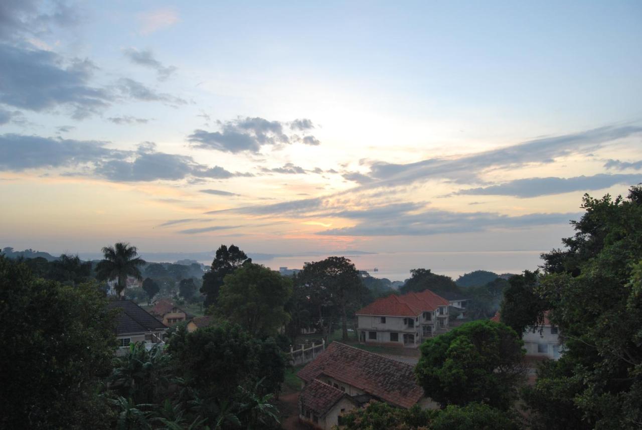 Frontiers Hotel Entebbe Bagian luar foto