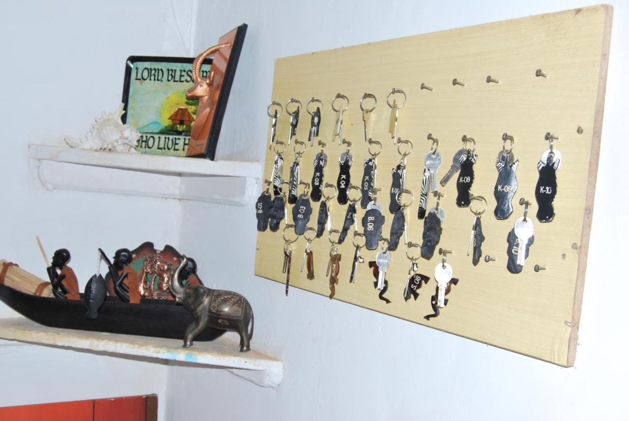 Frontiers Hotel Entebbe Bagian luar foto