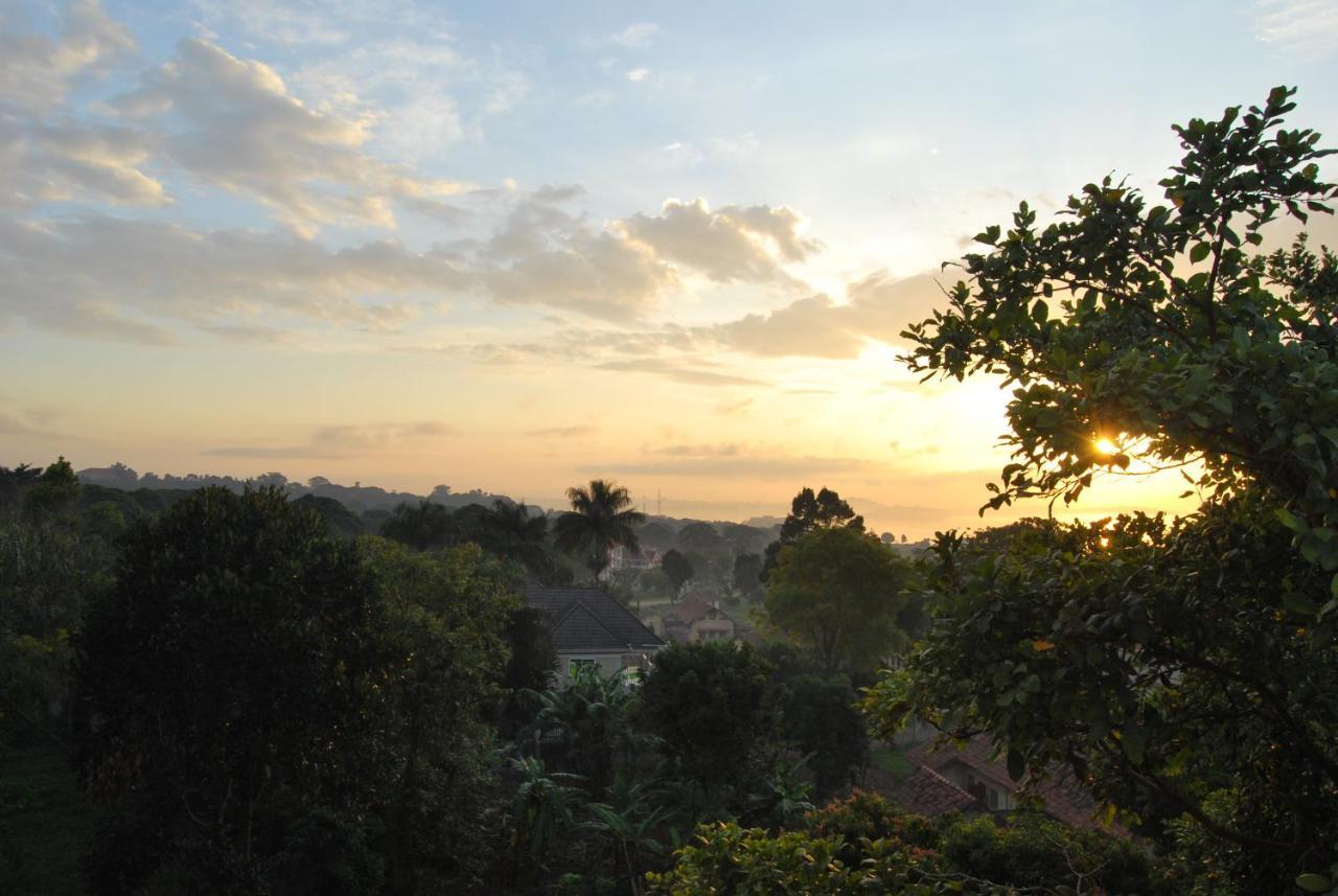 Frontiers Hotel Entebbe Bagian luar foto